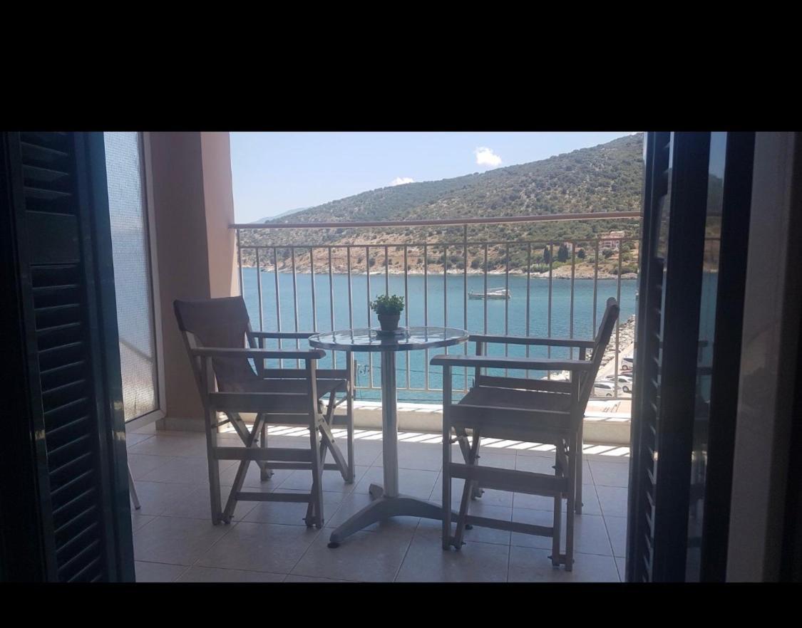 Poseidon Apartments Agia Efimia Bagian luar foto